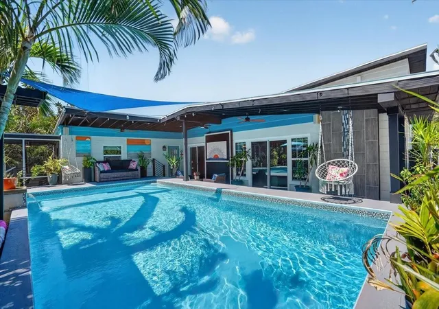 Photo 1 of Single family home for sale at 1520 60th Street S, Gulfport, FL 33707 | MLS# TB8523560 | Listing updated on 2026-10-16