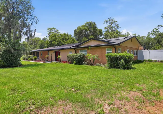 2nd image of 1570 Glenwood Rd, Deland, FL 32720 | MLS# V4949882