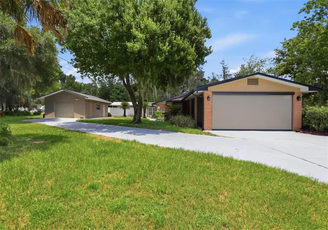 image of 1570 Glenwood Rd, Deland, FL 32720 | MLS# V4949882