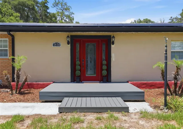 image of 1570 Glenwood Rd, Deland, FL 32720 | MLS# V4949882