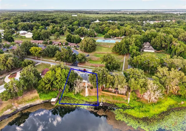 Homes for sale in Fruitland Park, FL | 302 E Mirror Lake Dr, Fruitland Park, FL 34731 | MLS# G5114324