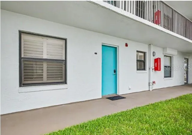 Listing Photo 5 - Condo for sale in building located at 3180 Ocean Shore Blvd, Ormond Beach, FL 32176 - Unit #108