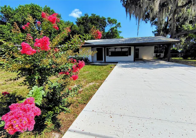 Homes for sale in Lake Panasoffkee, FL | 1240 Cr 463, Lake Panasoffkee, FL 33538 | MLS# G5114327