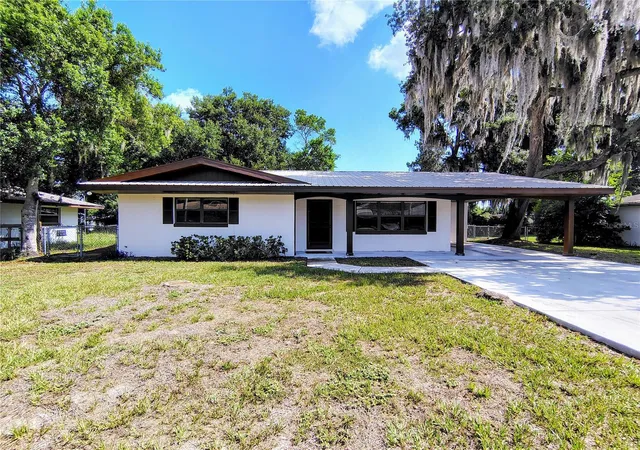Homes for sale in Lake Panasoffkee, FL | 1240 Cr 463, Lake Panasoffkee, FL 33538 | MLS# G5114327