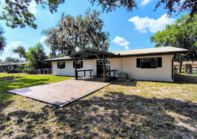 Homes for sale in Lake Panasoffkee, FL | 1240 Cr 463, Lake Panasoffkee, FL 33538 | MLS# G5114327