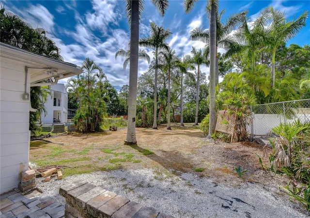 Photo 3 of Single family home for sale at 5006 W Dickens Ave, Tampa, FL 33629 | MLS# TB8523616 | Listing updated on 2026-07-08