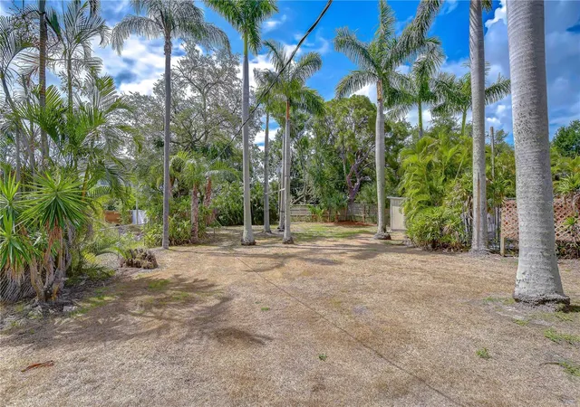 Photo 4 of Single family home for sale at 5006 W Dickens Ave, Tampa, FL 33629 | MLS# TB8523616 | Listing updated on 2026-07-08