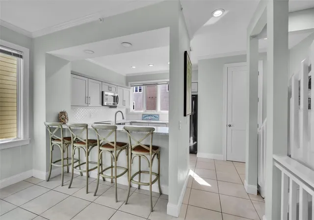 Homes for sale in Longboat Key, FL | 848 Evergreen Wy, Longboat Key, FL 34228 | MLS# A4698229