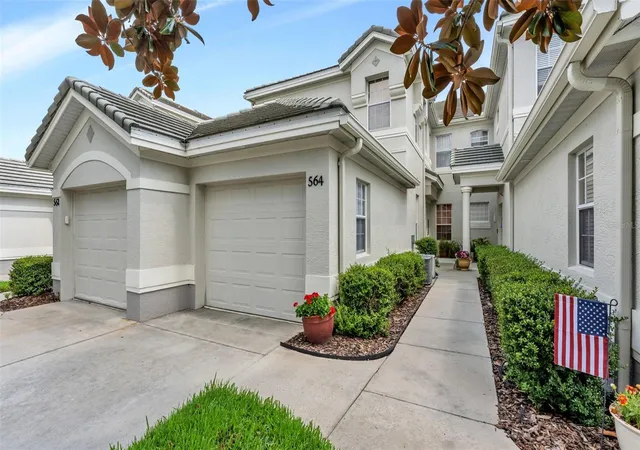Listing Photo 3 - Condo for sale in building located at 564 Grasslands Vlg Cir, LAKELAND, FL 33803 - Unit #564