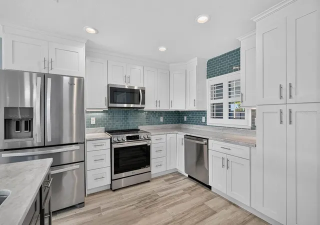 2nd image of 1136 Harbour Point Dr, Port Orange, FL 32127 | MLS# V4949889