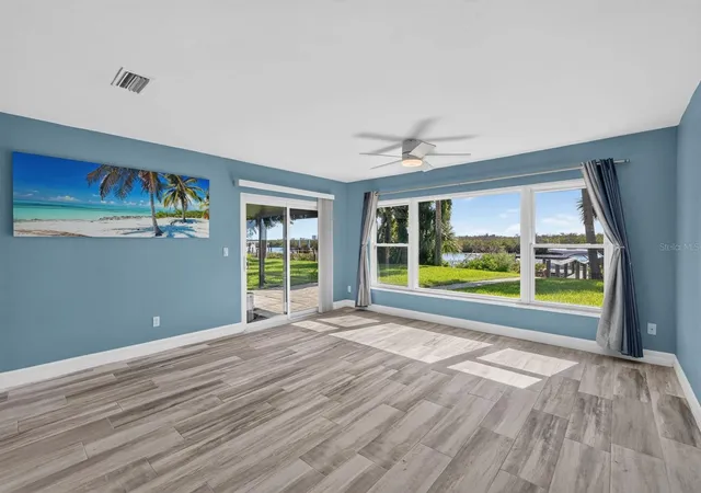 3rd image of 1136 Harbour Point Dr, Port Orange, FL 32127 | MLS# V4949889