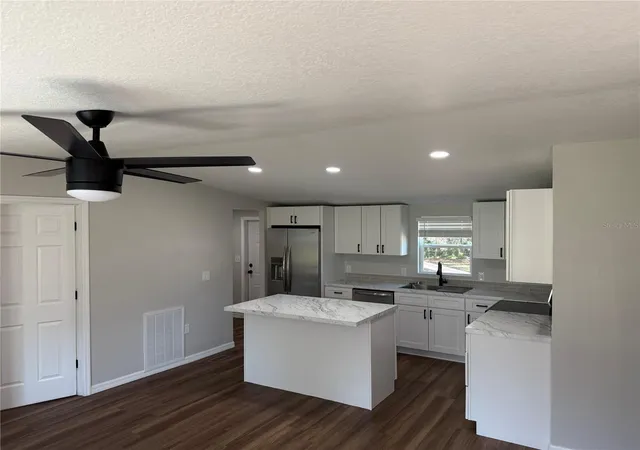 Photo 2 of Manufactured home for sale at 6428 Fernwood Dr, Lakeland, FL 33810 | MLS# B4902301 | Listing updated on 2026-09-01
