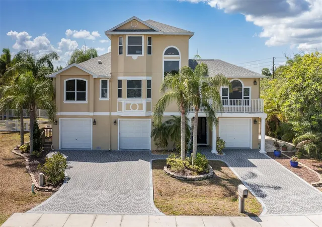 1st image of 3020 Sheppards Crook Ct, Holiday, FL 34691 | MLS# W7887101