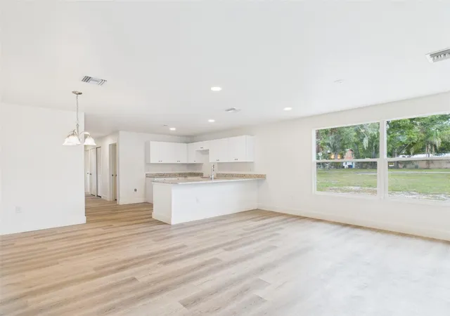 Photo 3 of Single family home for sale at 638 W 7th Street, Lakeland, FL 33805 | MLS# P4939163 | Listing updated on 2026-09-22