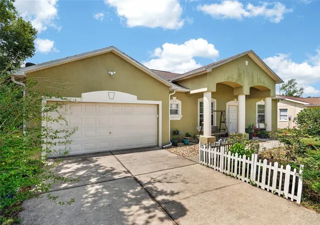 Photo 2 of Single family home for sale at 2728 Sw 153rd Place Rd, Ocala, FL 34473 | MLS# OM727458 | Listing updated on 2026-07-31