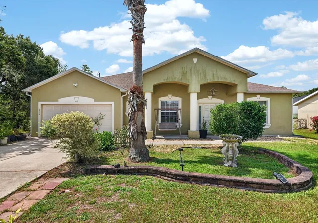 Photo 3 of Single family home for sale at 2728 SW 153rd Place Rd, Ocala, FL 34473 | MLS# OM727458 | Listing updated on 2026-07-31