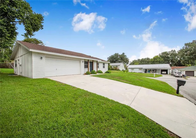 3rd image of 4921 Sharon Ave, Lakeland, FL 33812 | MLS# P4939167