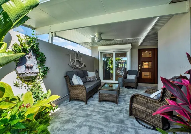 Listing Photo 3 - Condo for sale in building located at 645 Boca Ciega Pt Blvd N, Saint Petersburg, FL 33708