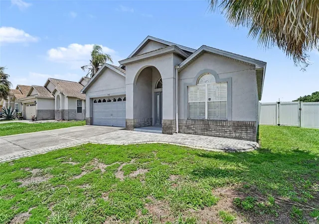 Photo 3 of Sale Pending at 3342 Crystal Crk Blvd, Orlando, FL 32837 | MLS# O6420302 | Listing updated on 2026-09-15