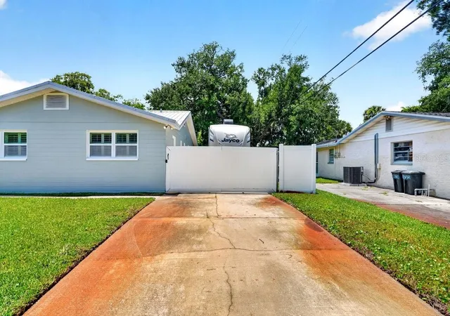 Homes for sale in South Daytona, FL | 2334 Citrus Ave, South Daytona, FL 32119 | MLS# V4949892
