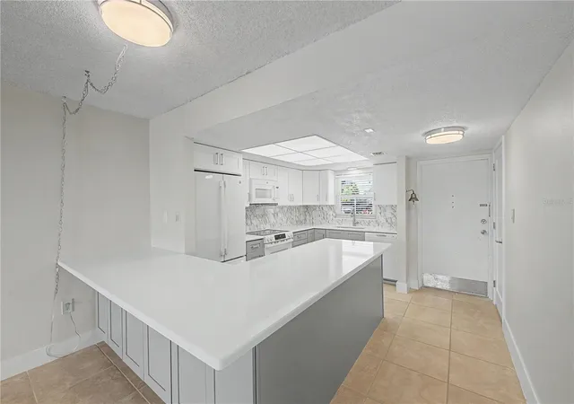 3rd image of 9 Forbes Pl, Dunedin, FL 34698