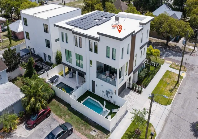 Photo 2 of Townhouse for sale at 2502 N Highland Ave #1, Tampa, FL 33602 | MLS# TB8523660 | Listing updated on 2026-08-14