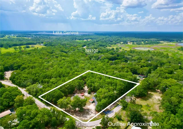 Photo 2 of Manufactured home for sale at 8232 Swan Lake Rd, Melrose, FL 32666 | MLS# GC541501 | Listing updated on 2026-07-20