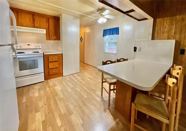 Photo 4 of Manufactured home for sale at 8232 Swan Lake Rd, Melrose, FL 32666 | MLS# GC541501 | Listing updated on 2026-09-25
