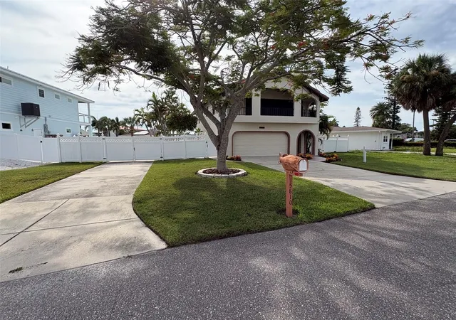 Photo 2 of Single family home for sale at 15810 Redington Dr, Redington Beach, FL 33708 | MLS# TB8523684 | Listing updated on 2026-08-01