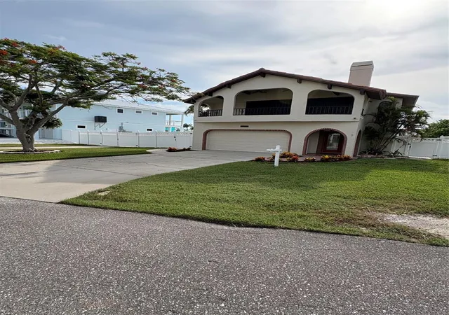 Photo 2 of Single family home for sale at 15810 Redington Dr, Redington Beach, FL 33708 | MLS# TB8523684 | Listing updated on 2026-08-01
