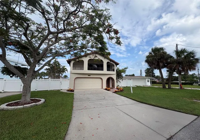 Photo 43 of Single family home for sale at 15810 Redington Dr, Redington Beach, FL 33708 | MLS# TB8523684 | Listing updated on 2026-08-01