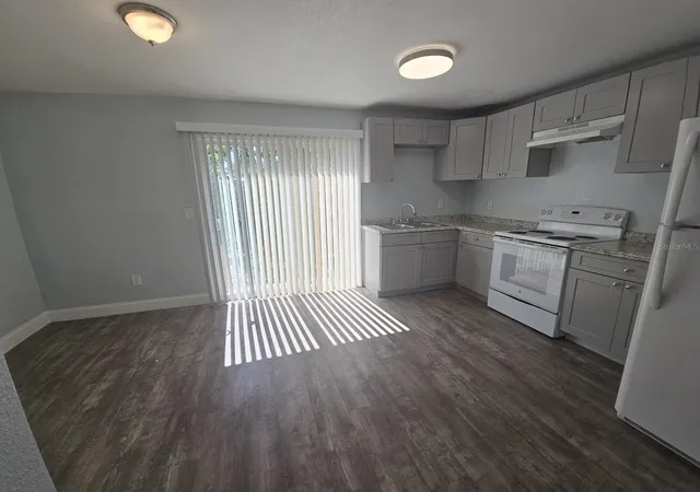 3rd image of 815 N Davis Ave, Lakeland, FL 33815 | MLS# TB8523691