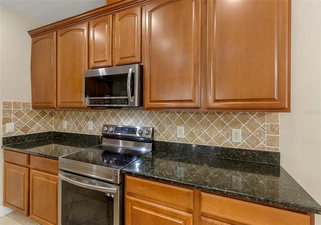5th image of 1945 Abbey Ridge Dr, Dover, FL 33527 | MLS# TB8523698