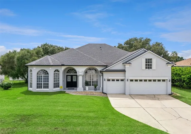 Photo 3 of Single family home for sale at 13163 Lakeshore Grv Dr, Winter Garden, FL 34787 | MLS# G5114337 | Listing updated on 2026-10-16