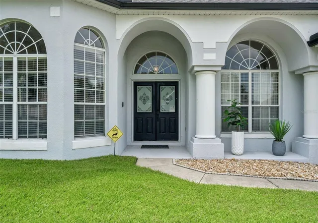 Photo 3 of Single family home for sale at 13163 Lakeshore Grv Dr, Winter Garden, FL 34787 | MLS# G5114337 | Listing updated on 2026-10-16