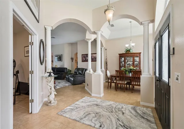 Photo 4 of Single family home for sale at 13163 Lakeshore Grv Dr, Winter Garden, FL 34787 | MLS# G5114337 | Listing updated on 2026-10-16
