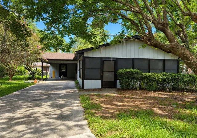 Homes for sale in Gainesville, FL | 8498 Nw 42nd Cir, Gainesville, FL 32653 | MLS# TB8523705