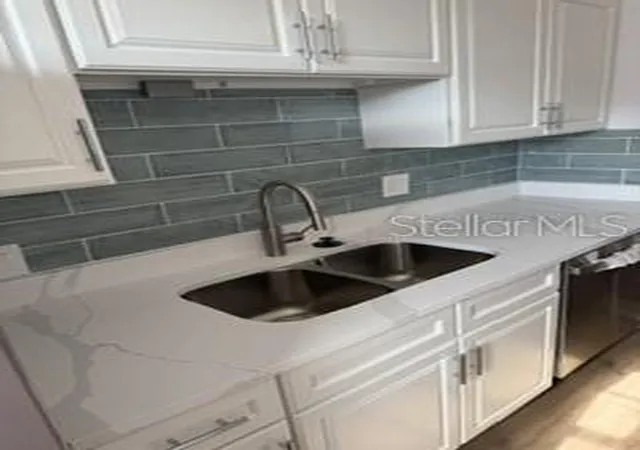 Homes for sale in St Petersburg, FL | 1134 Rue Des Rois #1134, St Petersburg, FL 33707 | MLS# O6420348