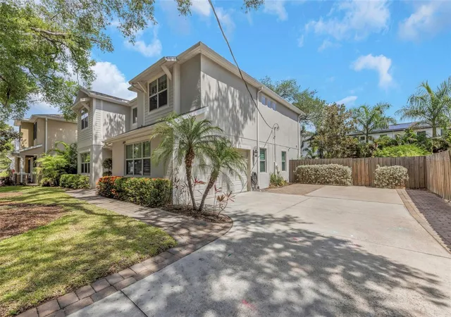 Photo 2 of Single family home for sale at 4109 W Vasconia St, Tampa, FL 33629 | MLS# TB8523721 | Listing updated on 2026-07-18