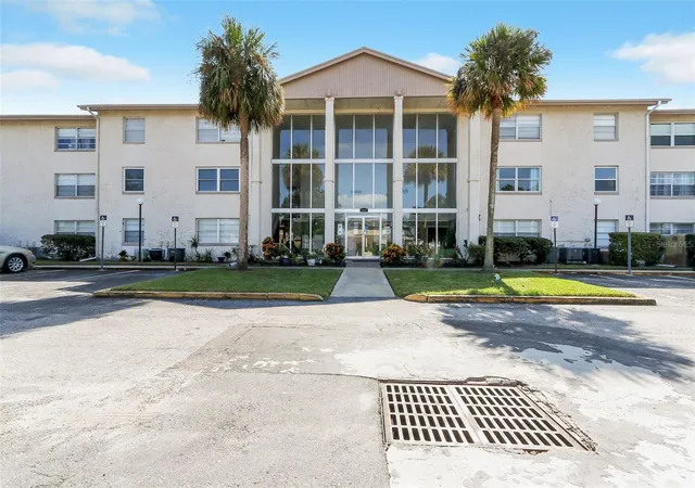 Homes for sale in Orlando, FL | 1902 Honour Rd #11, Orlando, FL 32839 | MLS# O6420360
