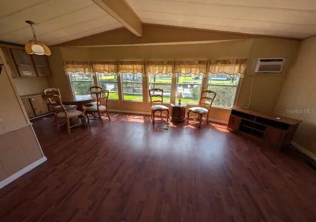 Photo 5 of Manufactured home for sale at 154 Moonlite Dr, Welaka, FL 32193 | MLS# V4949895 | Listing updated on 2026-08-19