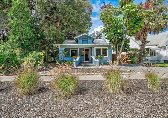 3rd image of 2111 Burlington Ave N, Saint Petersburg, FL 33713 | MLS# TB8523736