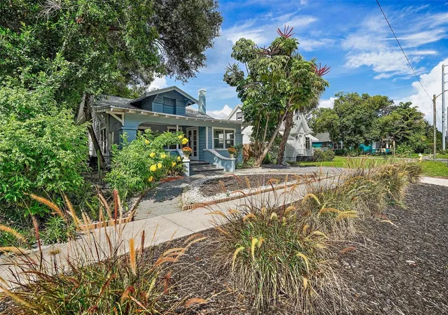 4th image of 2111 Burlington Ave N, Saint Petersburg, FL 33713 | MLS# TB8523736