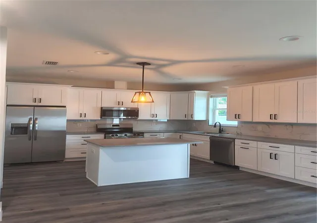 4th image of 4013 E Curtis St, Tampa, FL 33610 | MLS# TB8523746