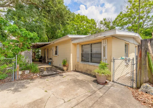 Homes for sale in Daytona Beach, FL | 1219 Leon Ln, Daytona Beach, FL 32117 | MLS# V4949897