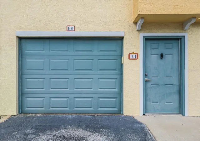 Photo 3 of Condo for sale at 12220 Wild Iris Way #101, Orlando, FL 32837 | MLS# S5152588 | Listing updated on 2026-08-28