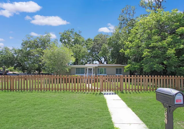 Photo 2 of Single family home for sale at 2541 S Palmetto Ave, Sanford, FL 32773 | MLS# S5152591 | Listing updated on 2026-09-07
