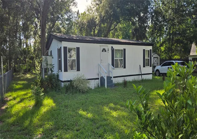Homes for sale in Paisley, FL | 45627 Pennsylvania St, Paisley, FL 32767 | MLS# G5114343