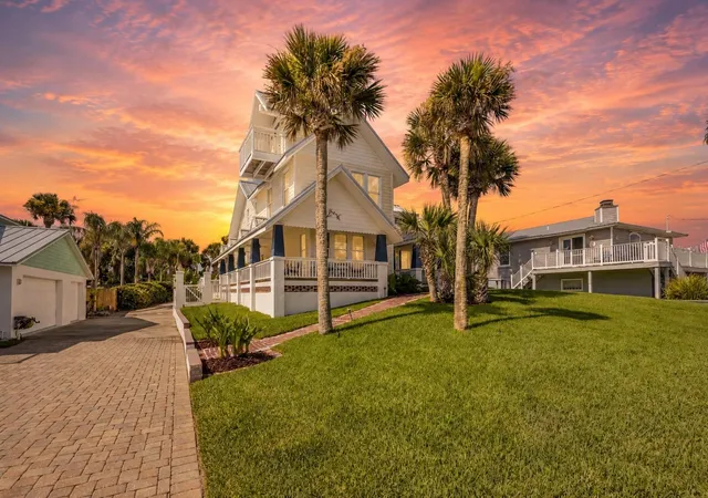 Photo 4 of Single family home for sale at 315 Due E St, New Smyrna Beach, FL 32169 | MLS# NS1088594 | Listing updated on 2026-09-02