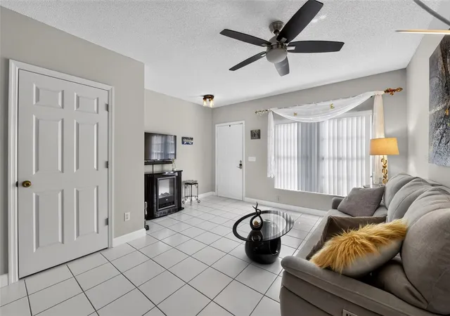 Photo 2 of Townhouse for sale at 4725 Sabal Key Dr, Bradenton, FL 34203 | MLS# O6420404 | Listing updated on 2026-07-03